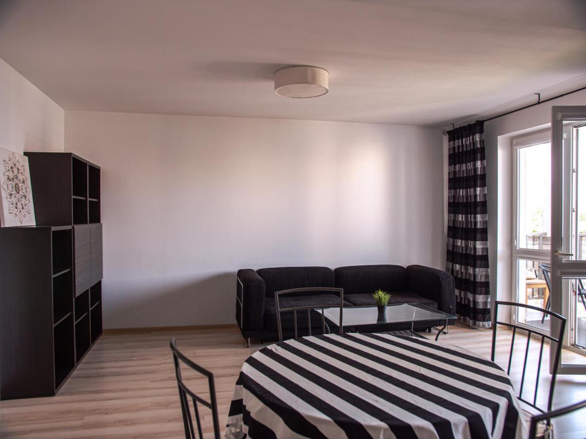 Sdh 2 Radzymin Comfortable Apartment Near Warsaw Exteriör bild